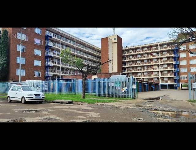 2 BEDROOM APARTMENT FOR SALE IN VEREENIGING